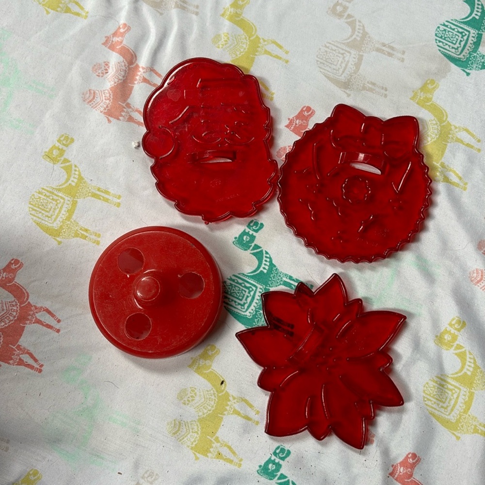 Set Red Plastic Cookie Cutters